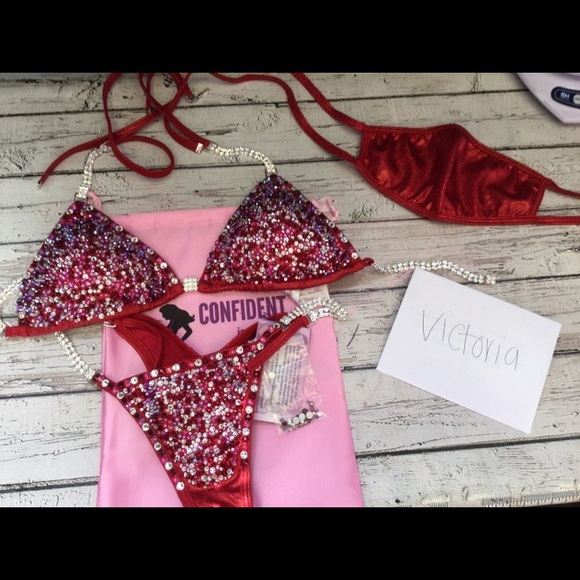 NPC Pro cut custom bikini - Picture 2 of 3